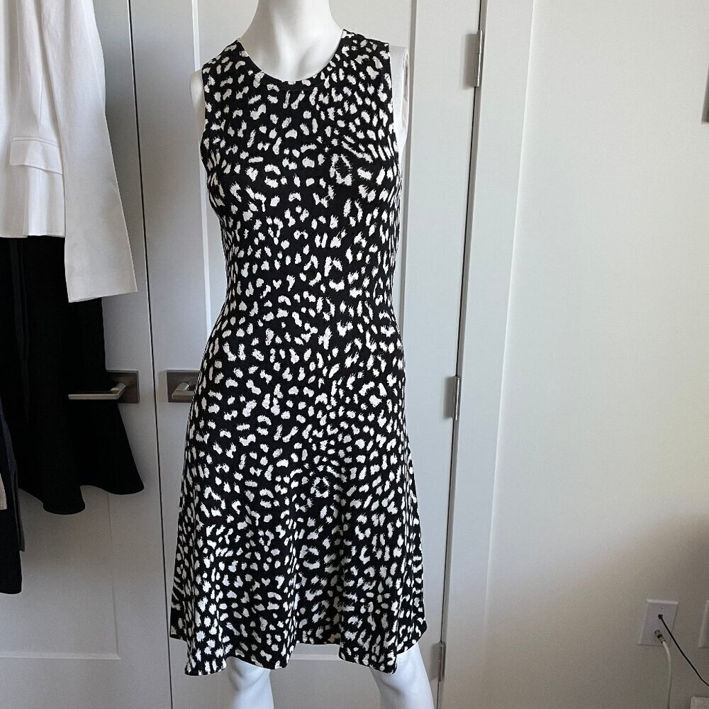 Michael Kors Slvless Crew Nk Fit & Flare Animal Print Knit Dress Blk Cream Sz S - Picture 1 of 11